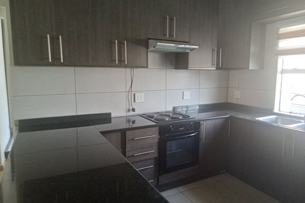 Family Home For Sale In Midrand  - Photo 4