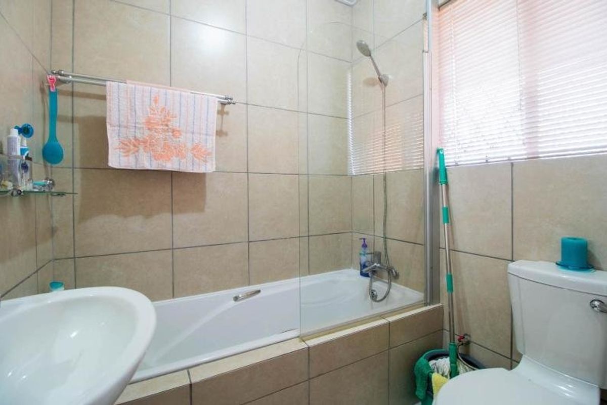 1 Bedroom Apartment in Edenvale Central - Photo 5