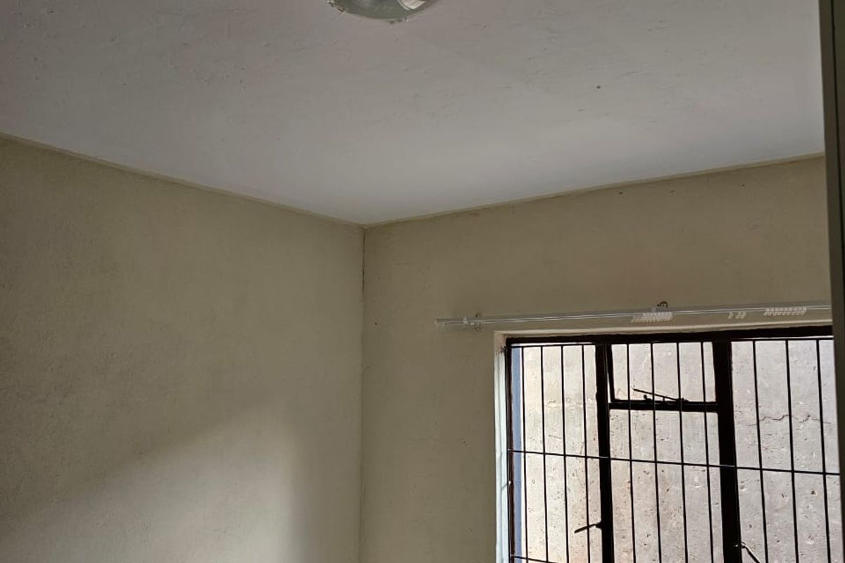 2 Bedroom  1 bathroom to Rent in Maniini Thohoyandou - Photo 5