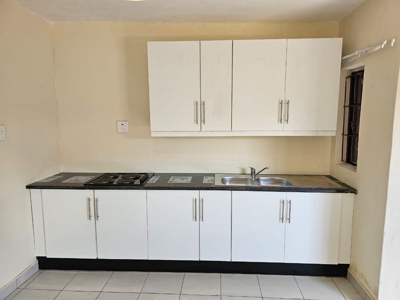 2 Bedroom  1 bathroom to Rent in Maniini Thohoyandou - Photo 9