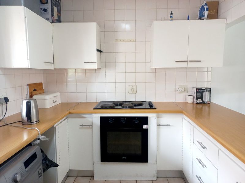 3Bed 1Bath Apartment for Sale - Photo 5