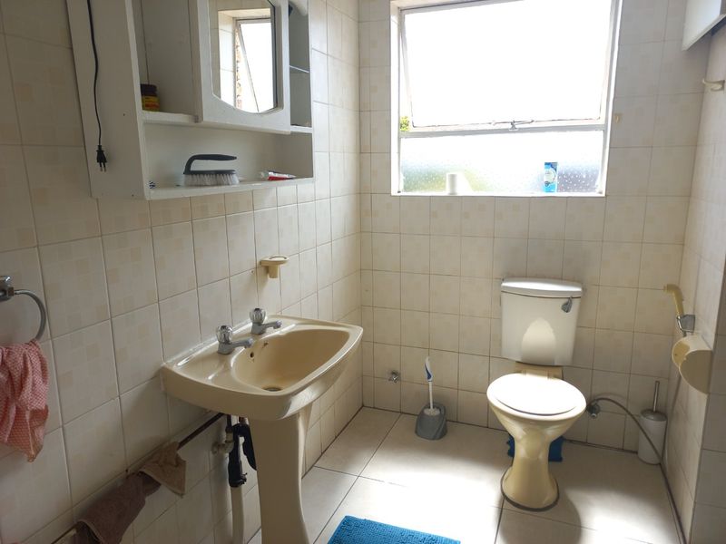 3Bed 1Bath Apartment for Sale - Photo 10