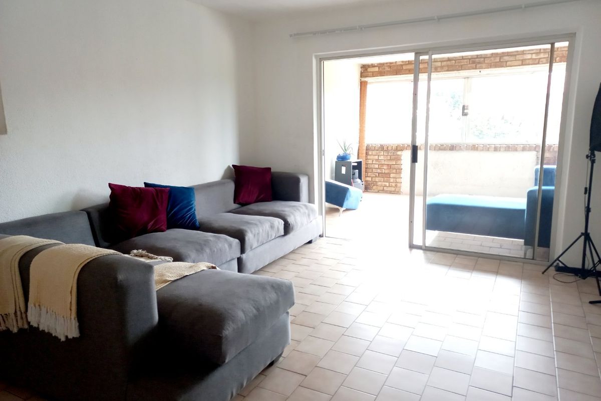 3Bed 1Bath Apartment for Sale - Photo 2