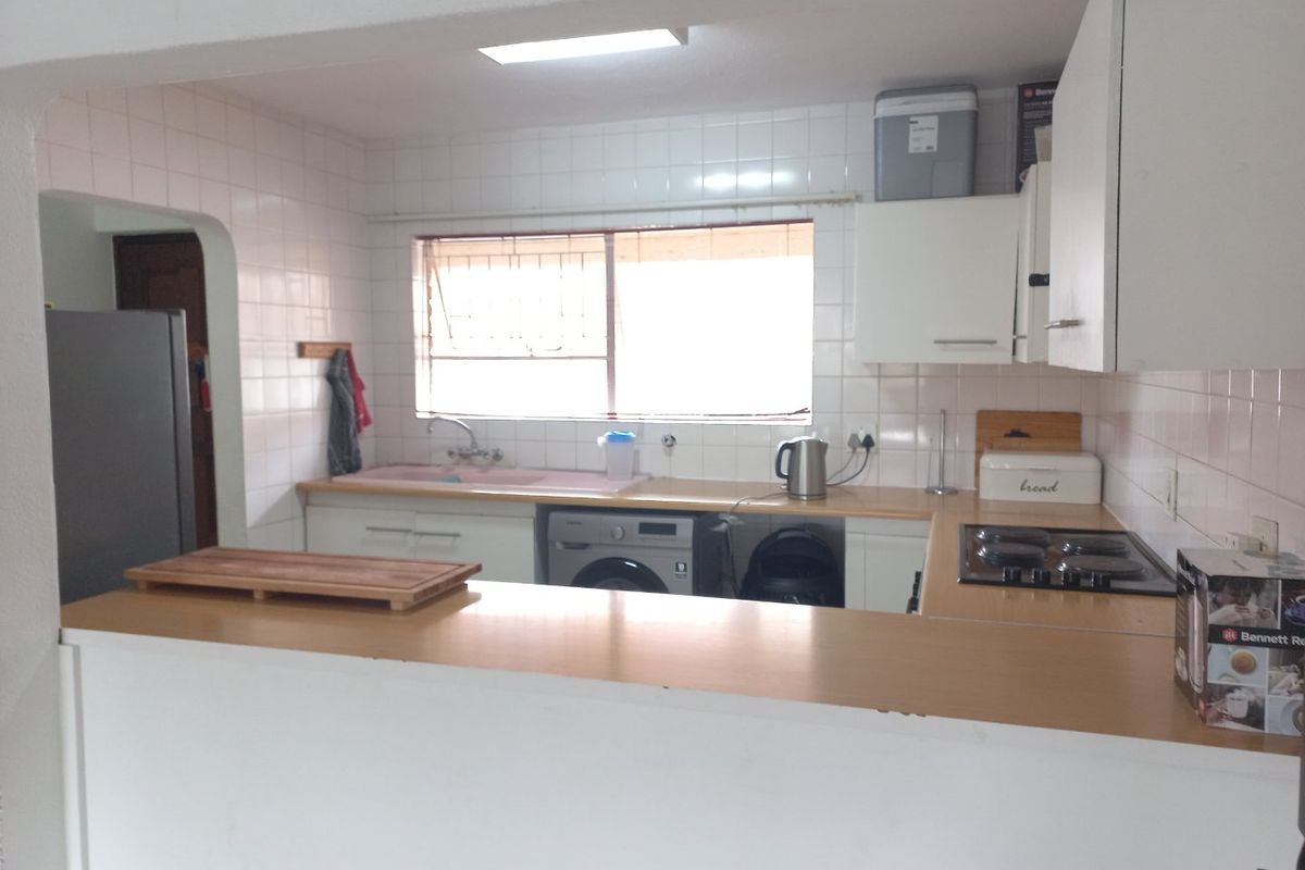 3Bed 1Bath Apartment for Sale - Photo 4