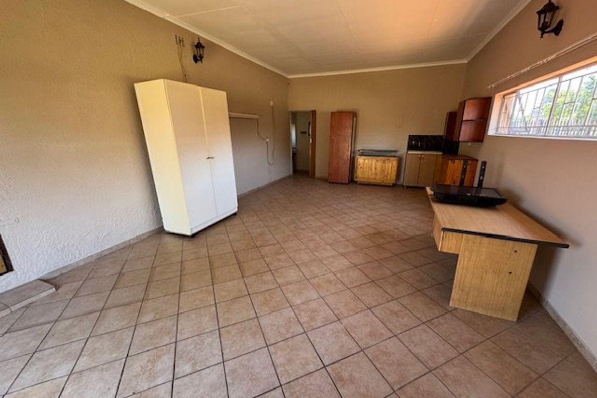 Elegant Family Home with Study and Granny Flat - Photo 5