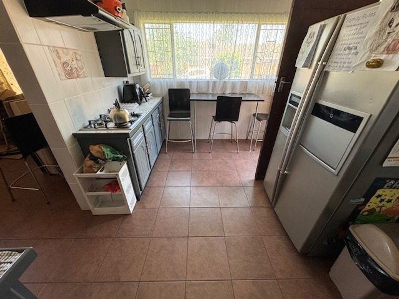 Elegant Family Home with Study and Granny Flat - Photo 3