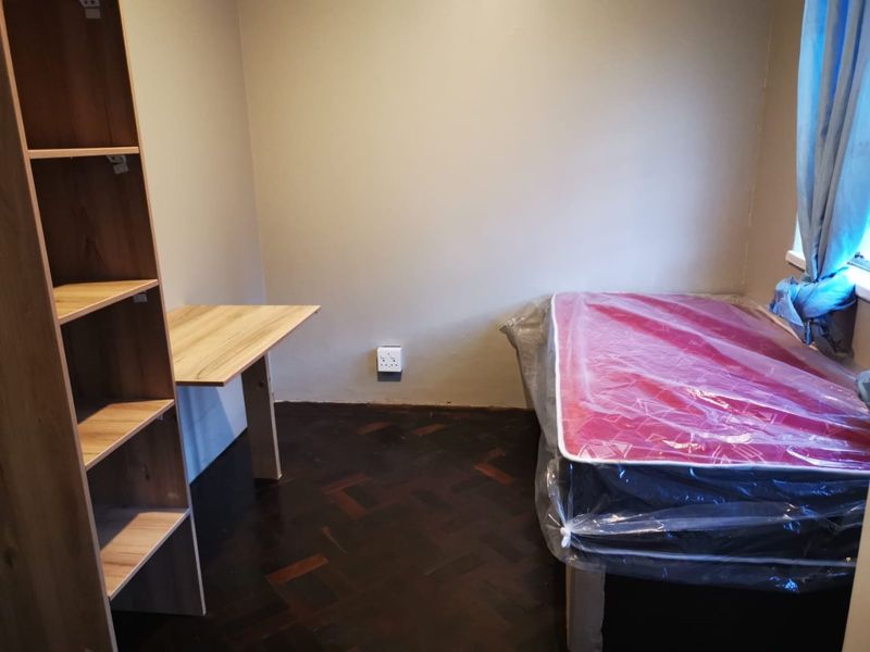 8 Bedroom  - Great investment opportunity! - Photo 3