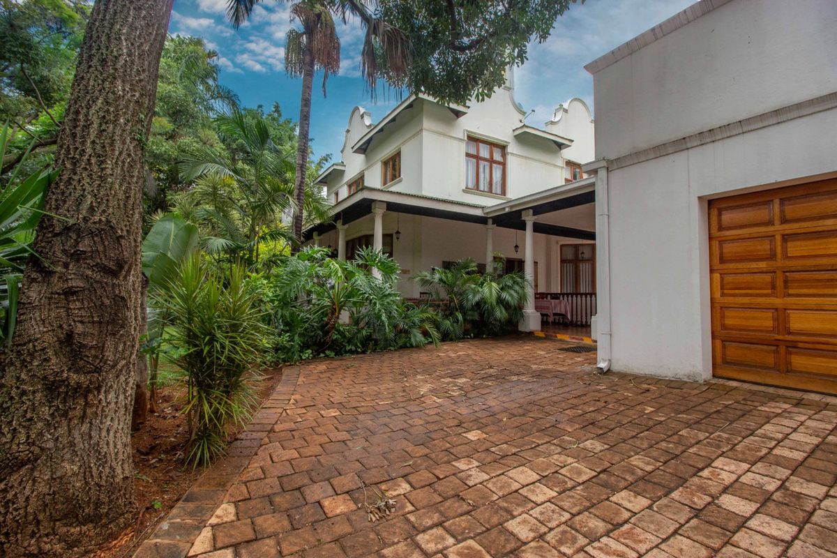 5 Bedroom, 5 Bathroom, Heritage Colonial! 1 Bed Flat, Wine Cellar! - Photo 3