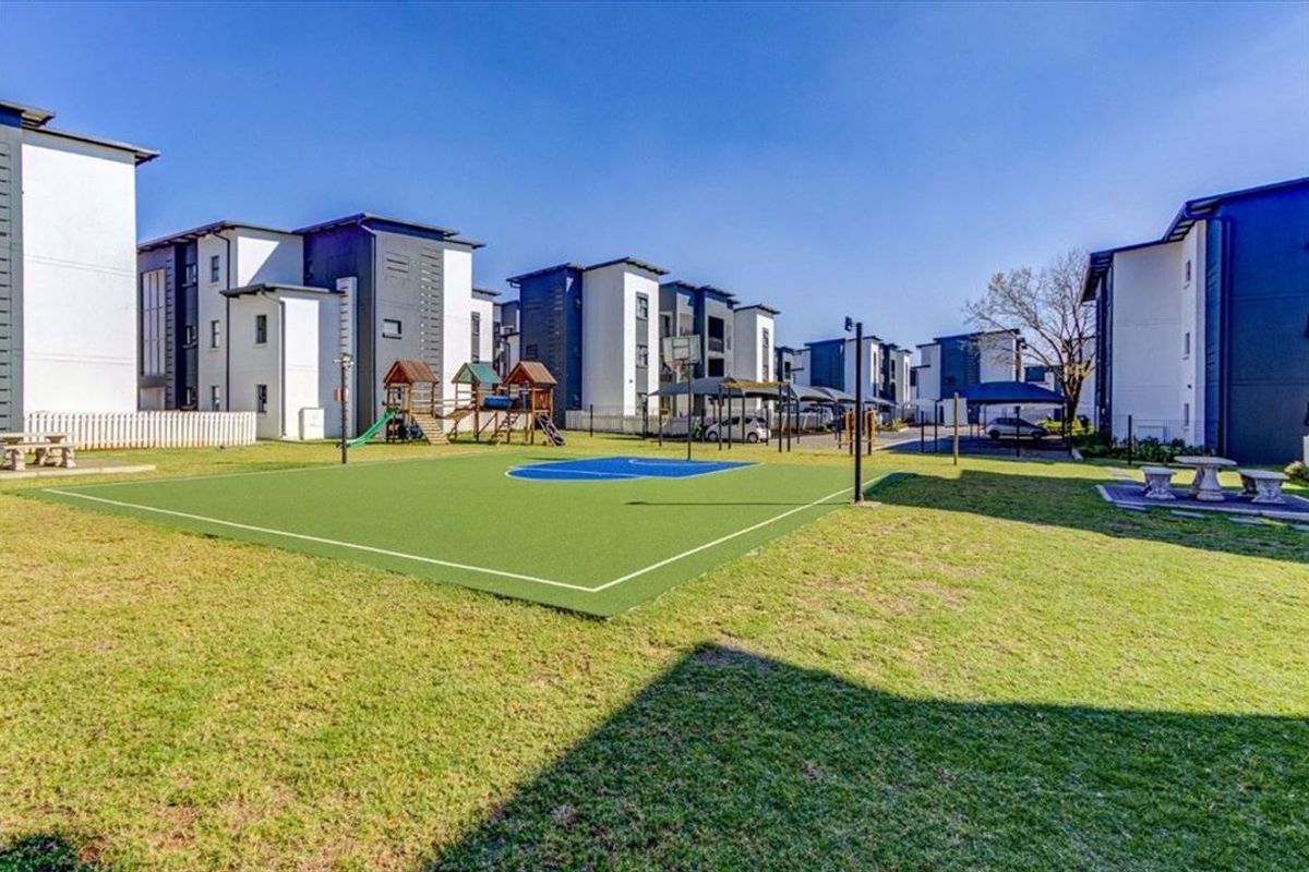 Neat Two-Bedroom Home with Double Carport - Photo 3