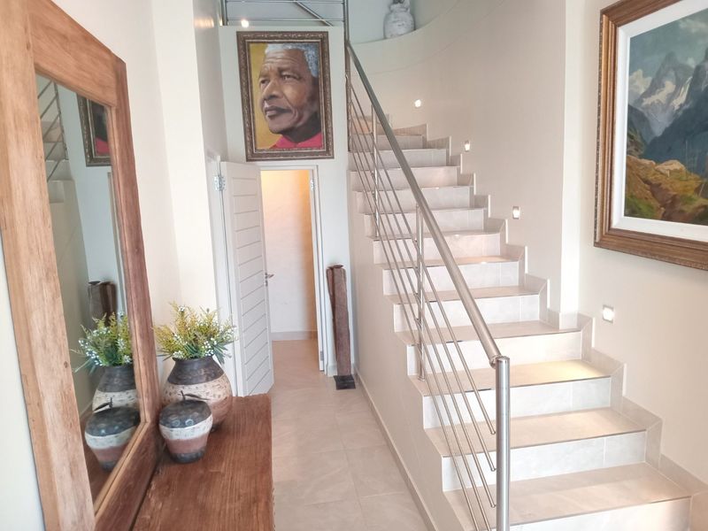 Unrivalled Elegance with Panoramic Views at The Heads, Knysna - Photo 8