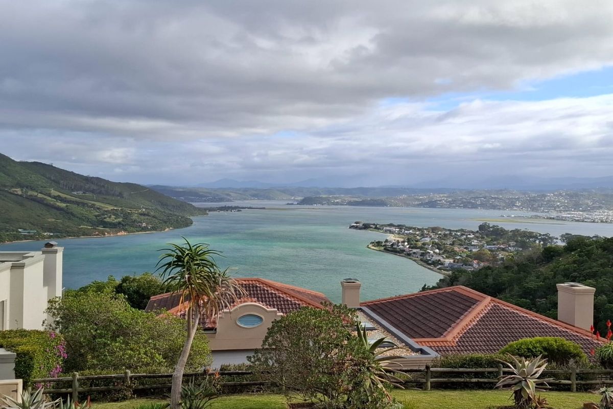 Unrivalled Elegance with Panoramic Views at The Heads, Knysna - Photo 4