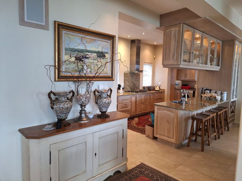 Unrivalled Elegance with Panoramic Views at The Heads, Knysna - Photo 6