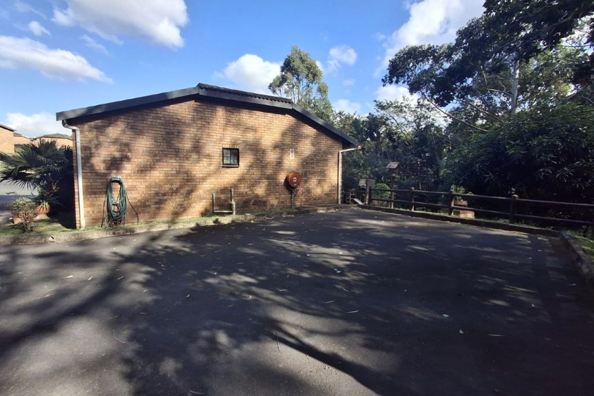 Make An Offer On This Well-located Townhouse. .  - Photo 4