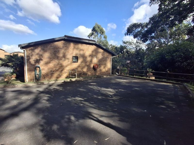 Make An Offer On This Well-located Townhouse. .  - Photo 4