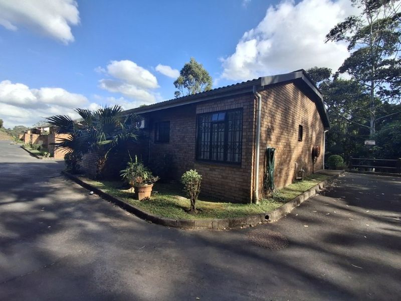 Make An Offer On This Well-located Townhouse. .  - Photo 3