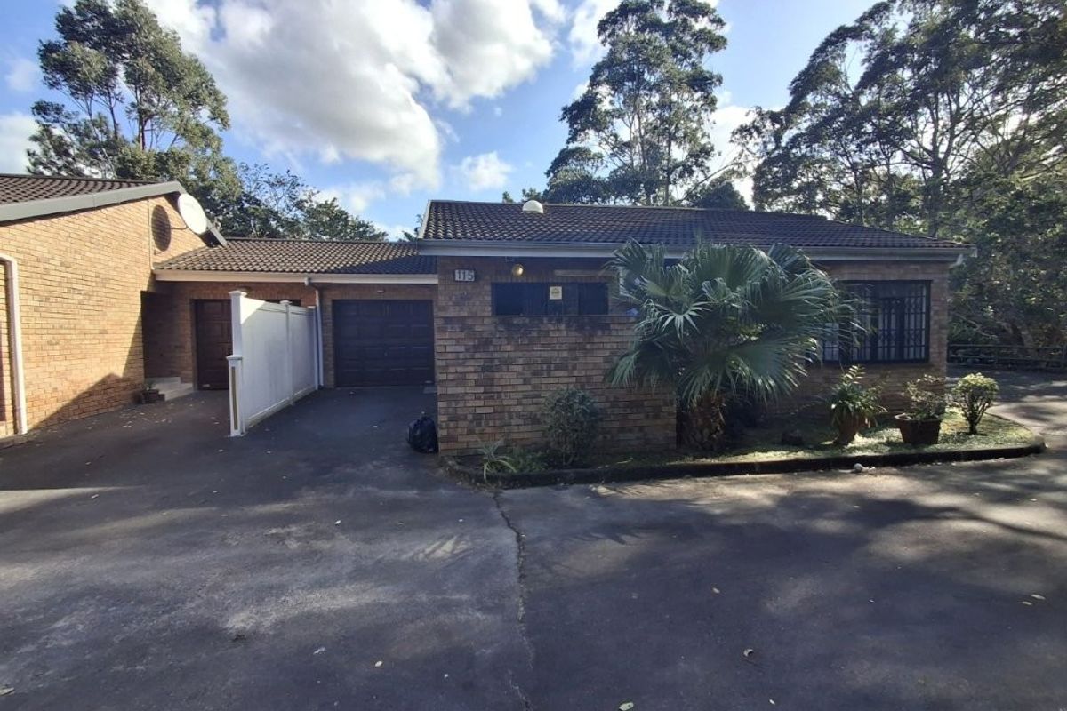 Make An Offer On This Well-located Townhouse. .  - Photo 2