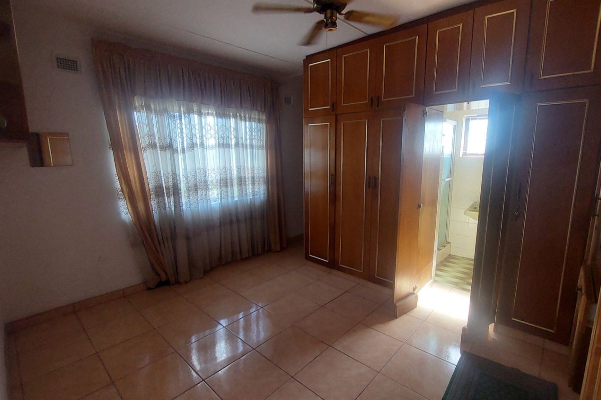 Stand alone house for rent in Umhlatuza  - Photo 5