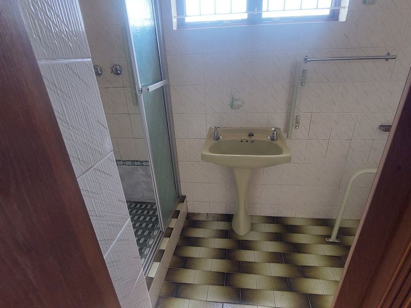 Stand alone house for rent in Umhlatuza  - Photo 7