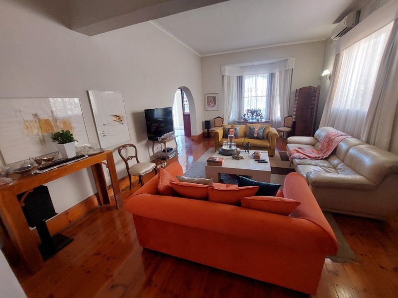 Home Split into two sectional titles and one for sale in Essenwood - Photo 3