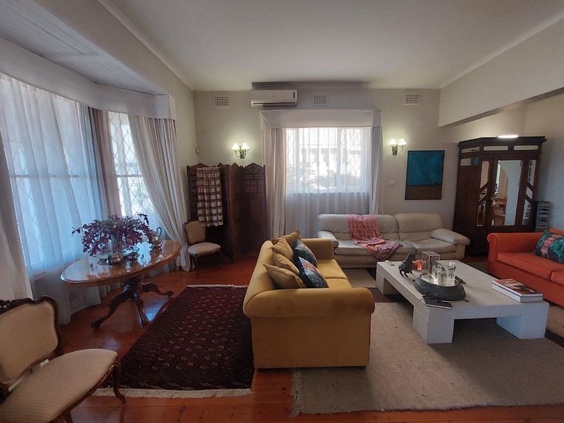 Home Split into two sectional titles and one for sale in Essenwood - Photo 2