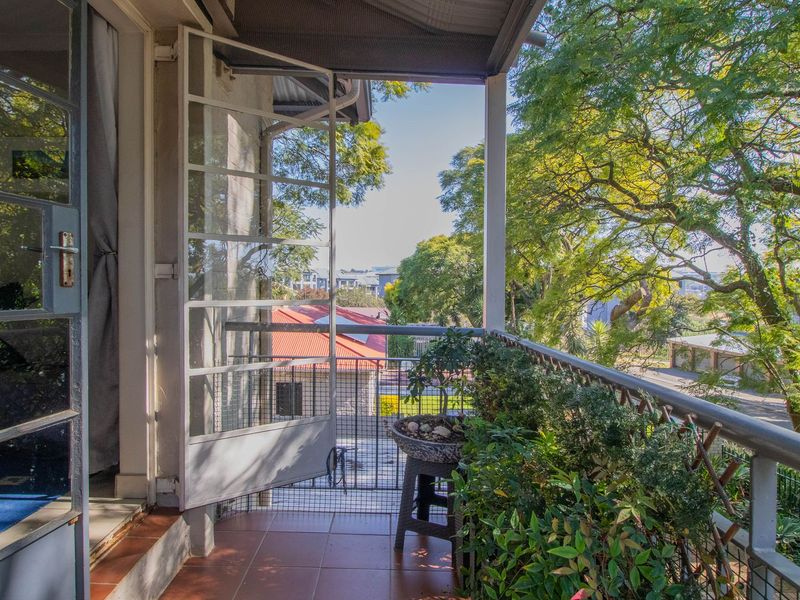 CHARMING PET FRIENDLY APARTMENT WITH PRIVATE GARDEN - Photo 7