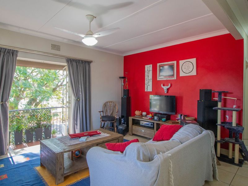 CHARMING PET FRIENDLY APARTMENT WITH PRIVATE GARDEN - Photo 3