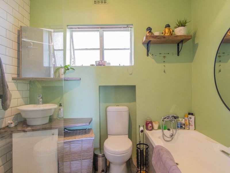 CHARMING PET FRIENDLY APARTMENT WITH PRIVATE GARDEN - Photo 10