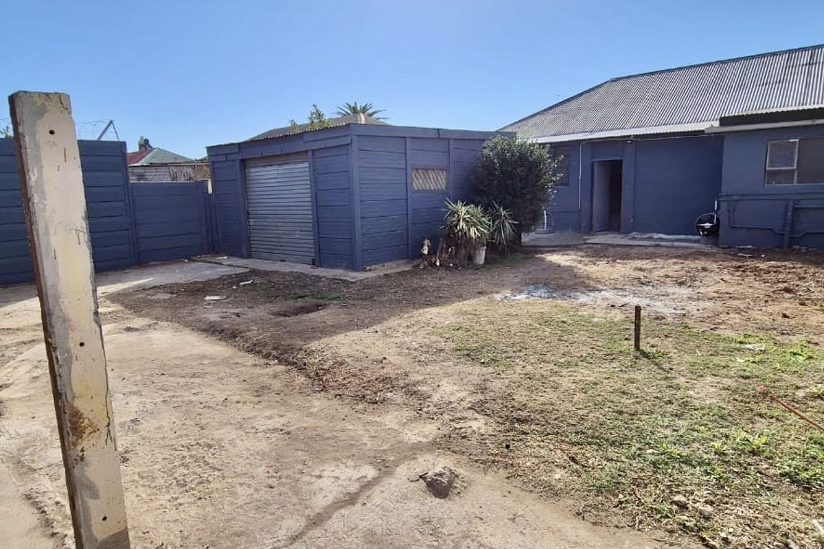 Immaculate new renovation. Just move in - Photo 5