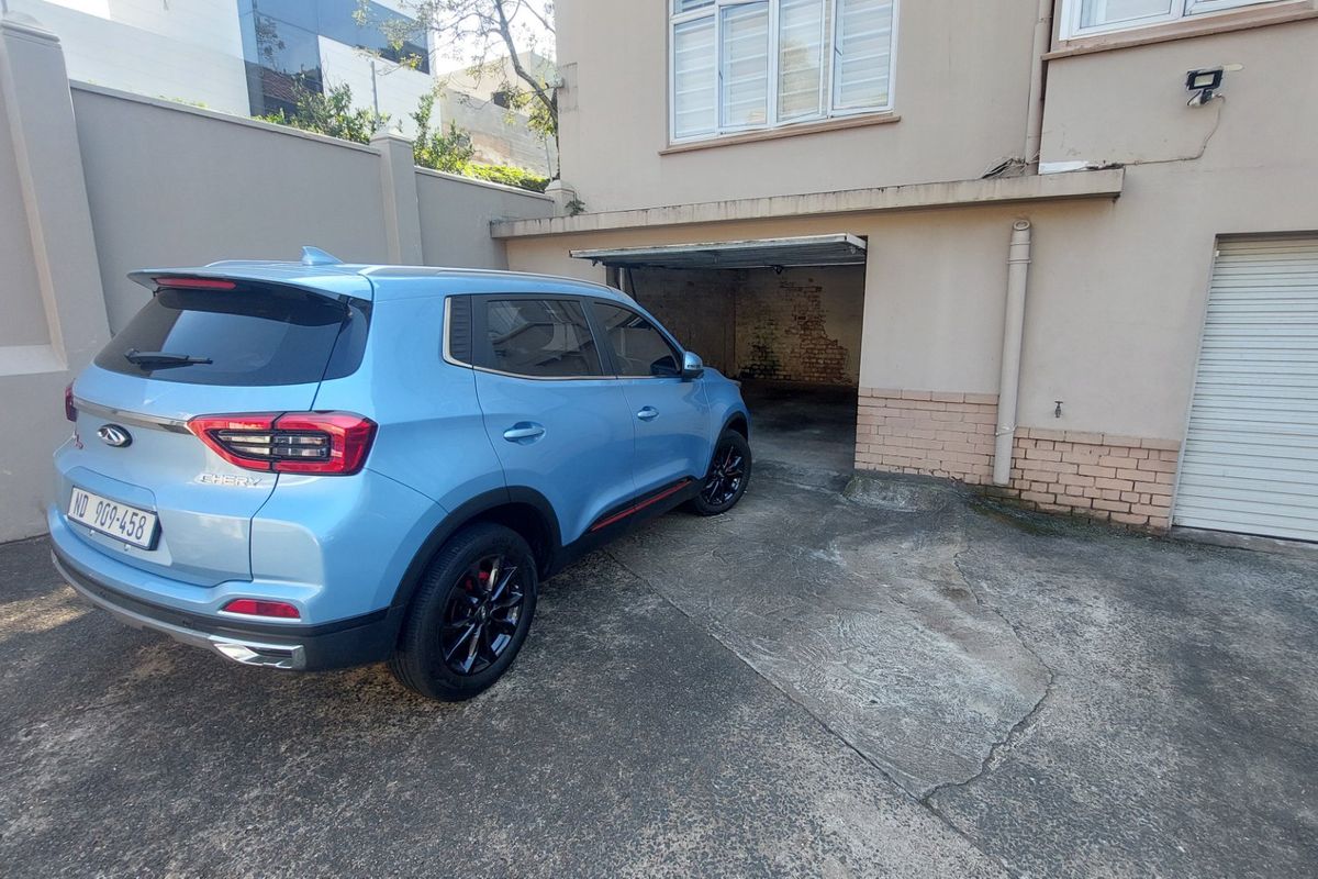 A beautiful, stylish and spacious apartment for sale in Glenwood - Photo 2