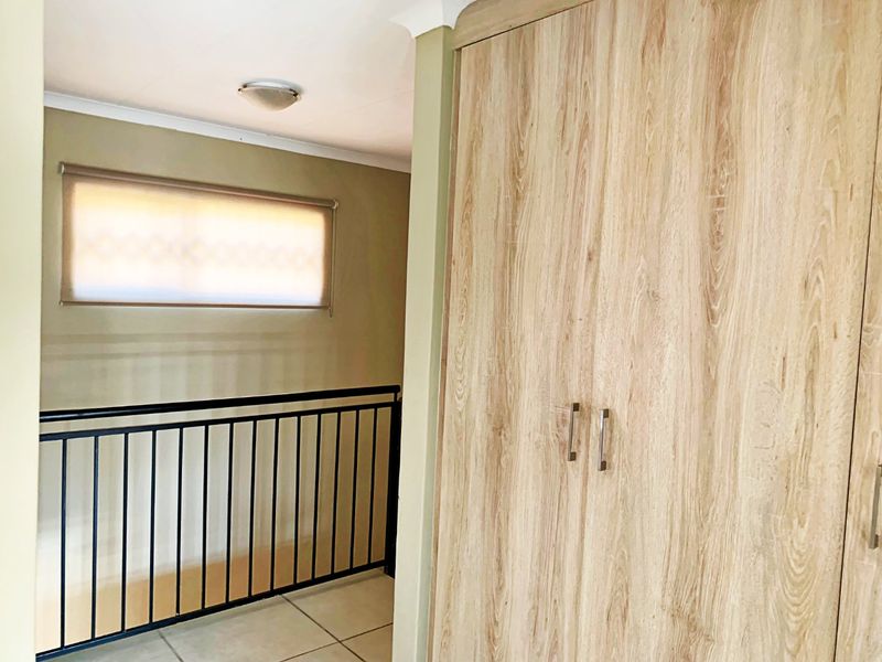 Modern 3-Bedroom Townhouse in Secure Estate in Goedeburg - Photo 10