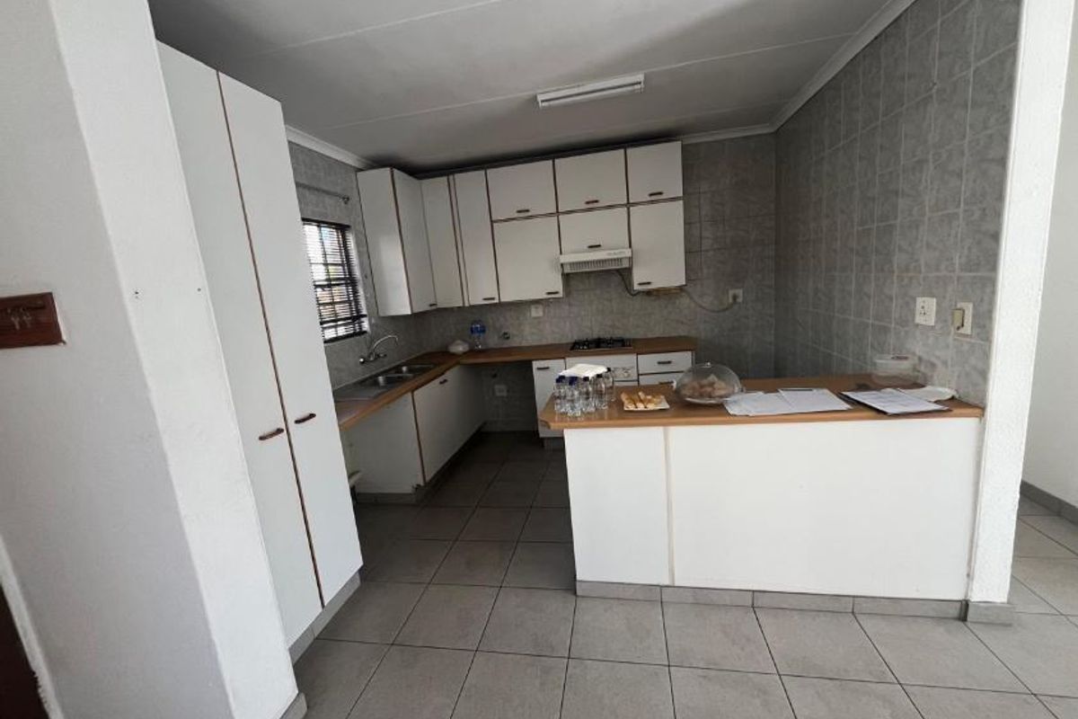 Situated in the well-managed Victoria Square complex, corner of Baker and Harris Road, Eden Glen! - Photo 4