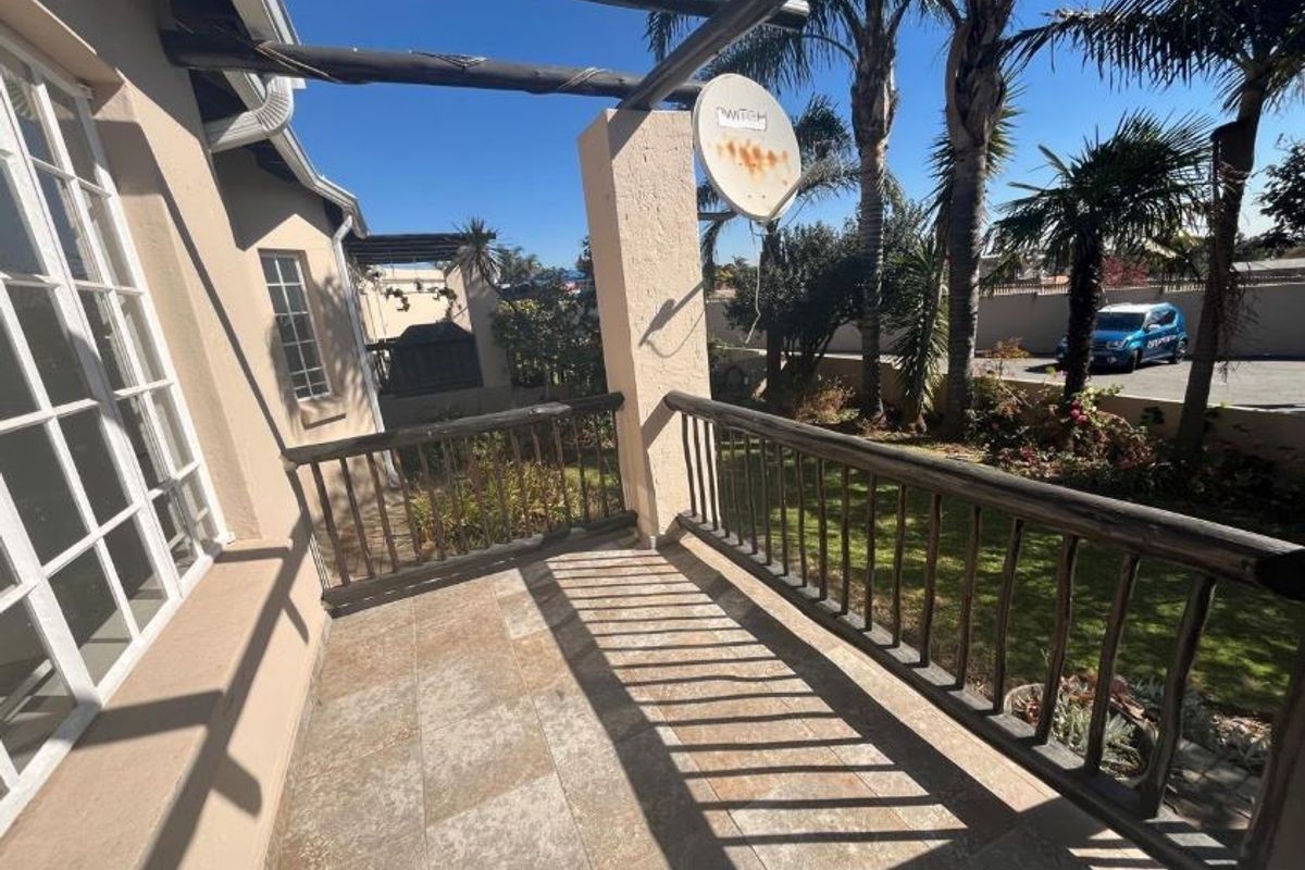 Situated in the well-managed Victoria Square complex, corner of Baker and Harris Road, Eden Glen! - Photo 3