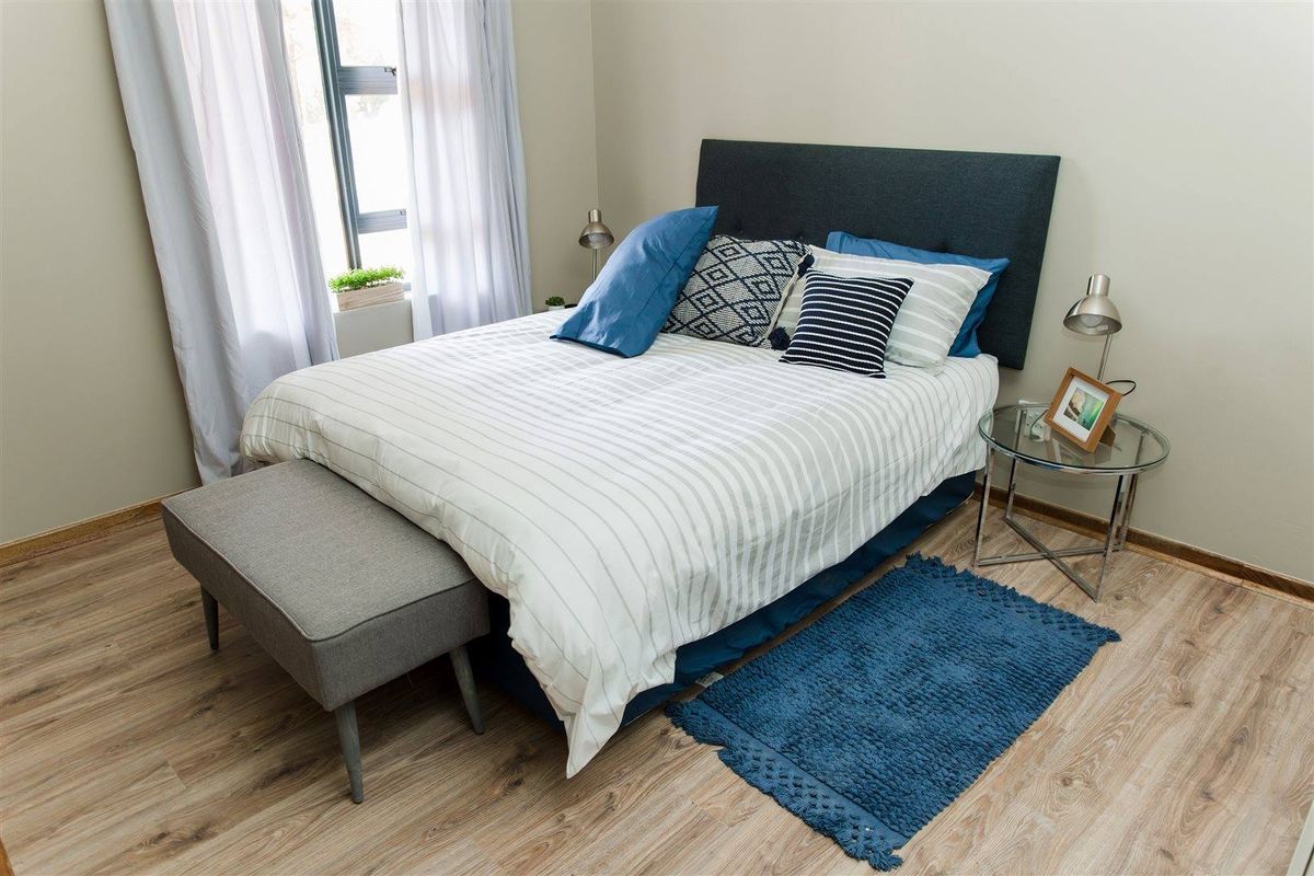 2 Bedroom Apartment For Sale in Glen Austin , Midrand - Photo 2