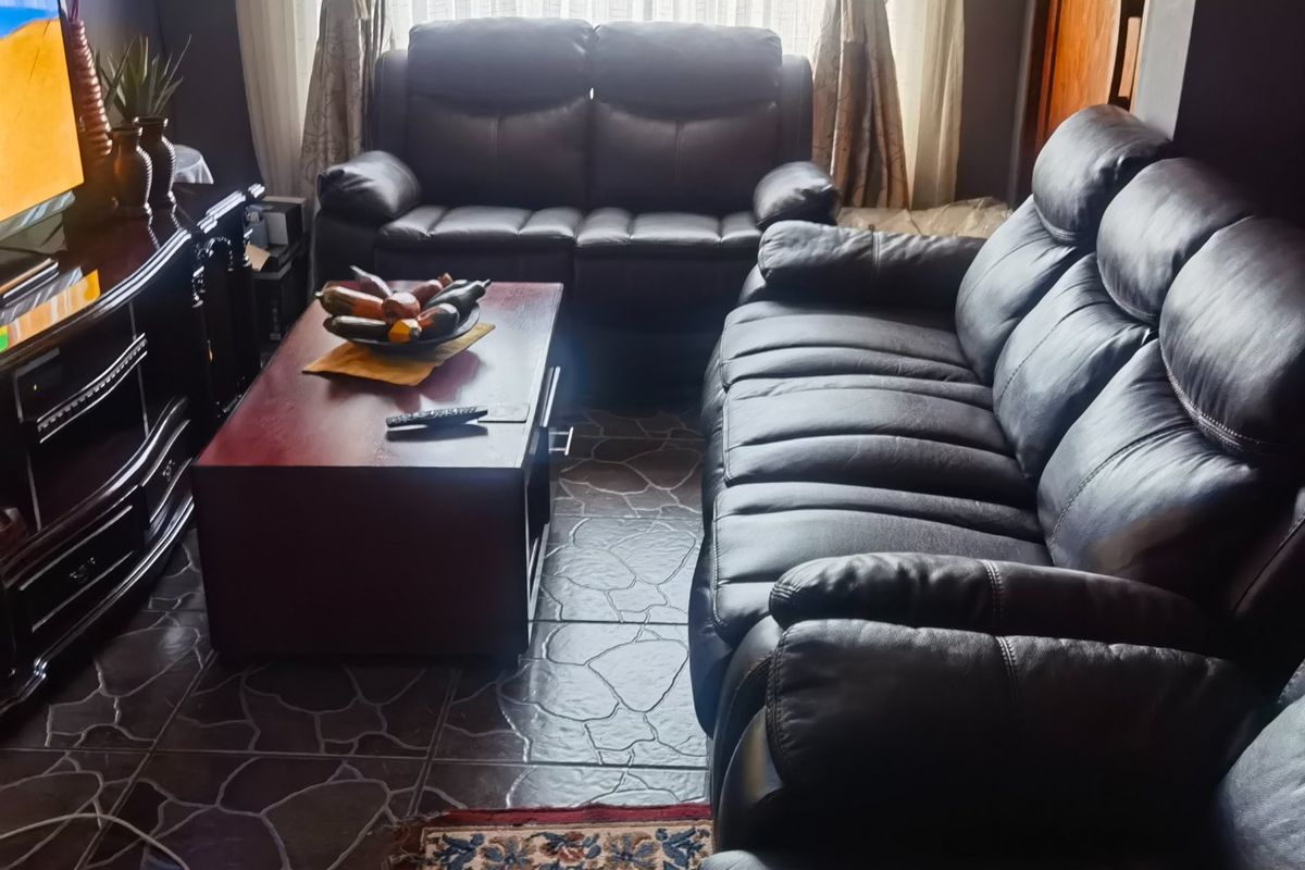 3 Bedroom house for Sale  in Daveyton  - Photo 5