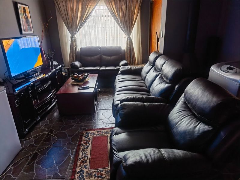 3 Bedroom house for Sale  in Daveyton  - Photo 6