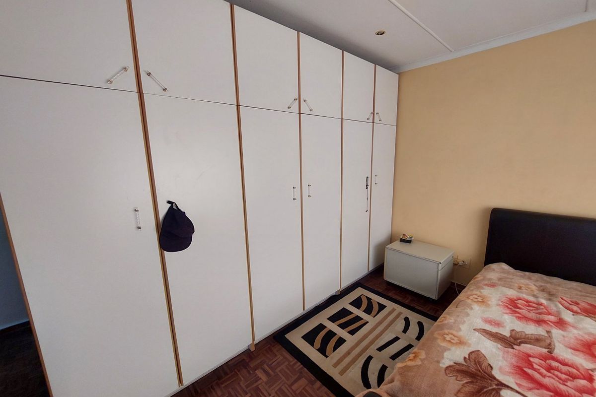 Beautiful home with stunning views for sale in Silverglen. - Photo 5