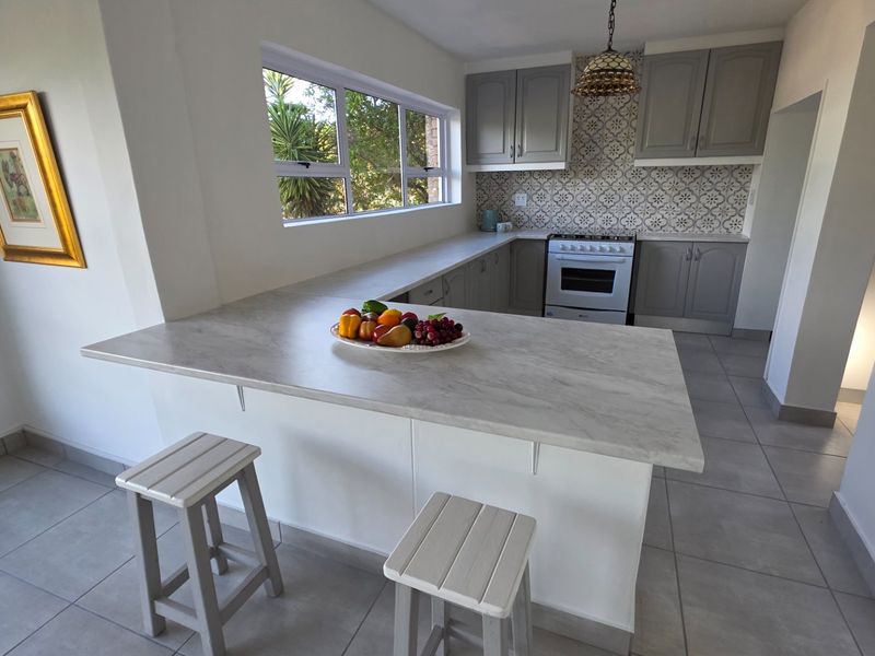 Large Freestanding House... Large Garden... Sea Views !!! - Photo 7