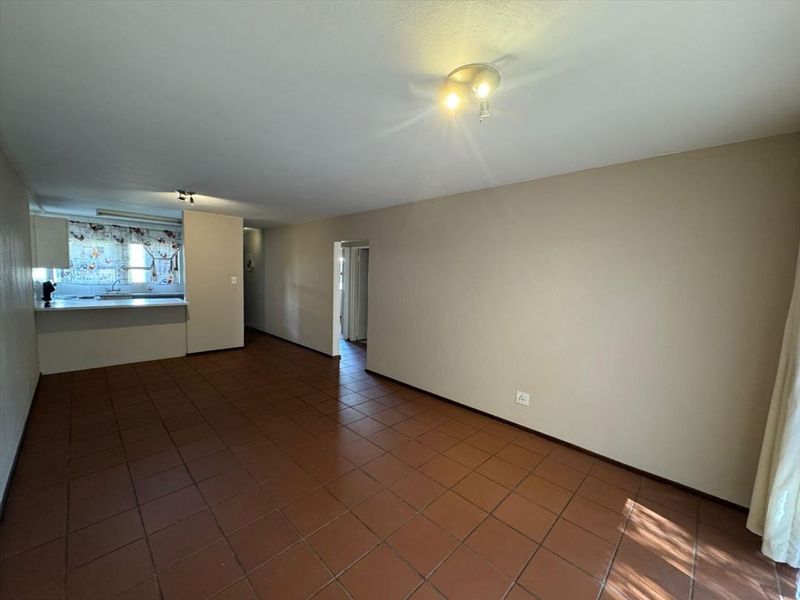 Affordable Two-Bedroom Home with Pool - Photo 2