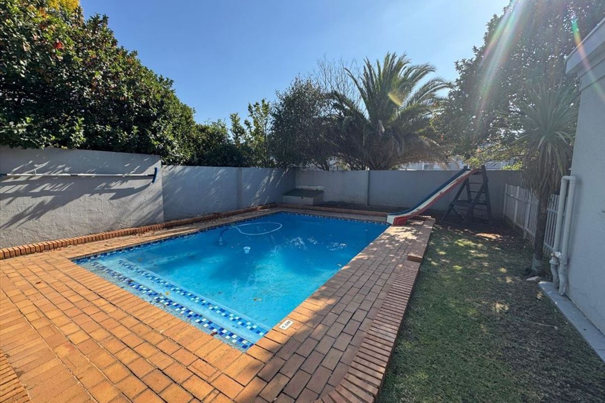 Affordable Two-Bedroom Home with Pool - Photo 3