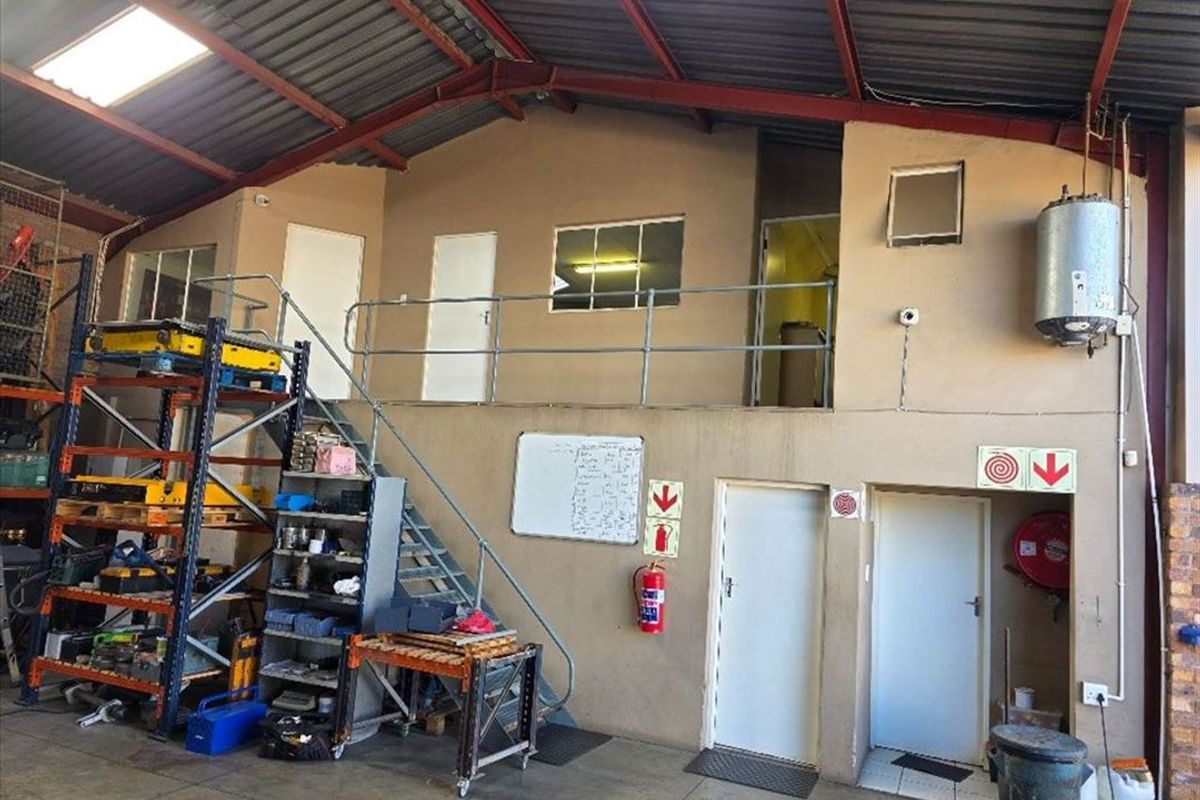 Double-Storey Industrial Property in Prime Dunswart Location - Photo 3