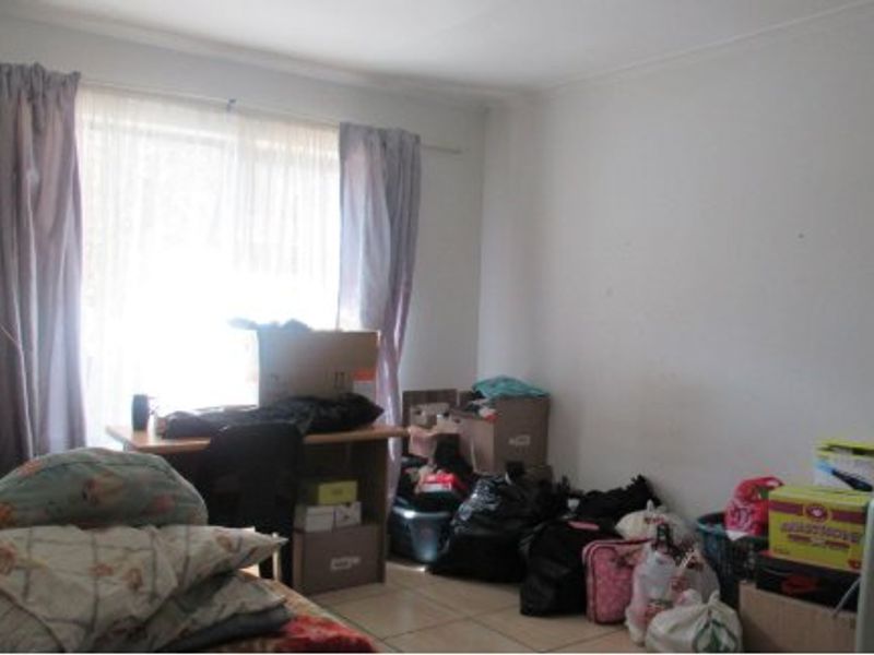 Hurry!!! Spacious 2-Bedroom Sectional Title in Florida Lake - Photo 6