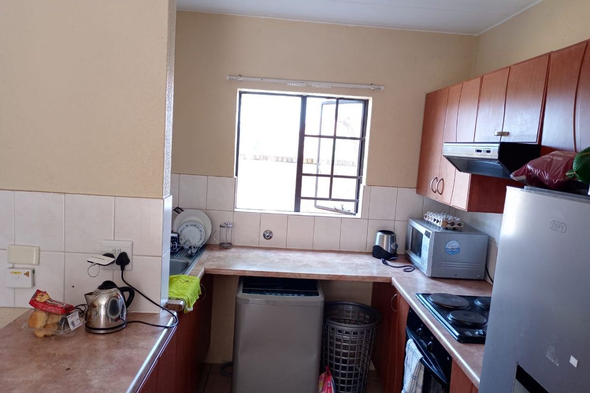 3X 2 bedroom 1 Bathroom Townhouse for rent - Photo 4