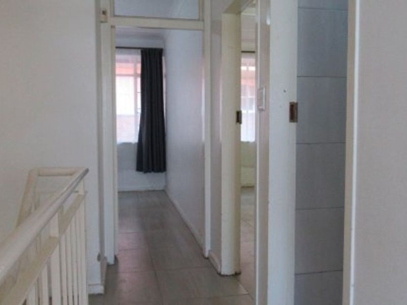 Value For Money - Charming Loft Apartment with Scenic Views! - Photo 10