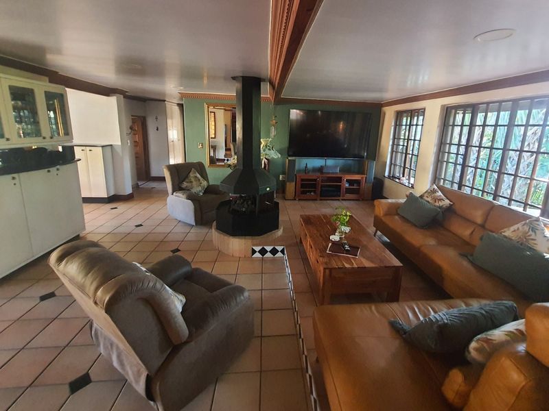 Exceptional Multi-use farm with Luxury Living & Bird Breeding facility - Photo 7