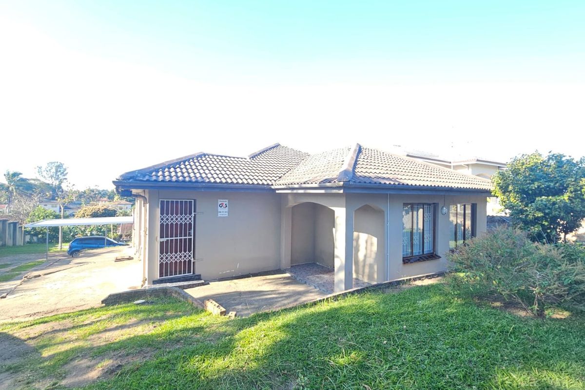 Spacious 3 Bedroom house in a serene sought after suburb - Photo 2
