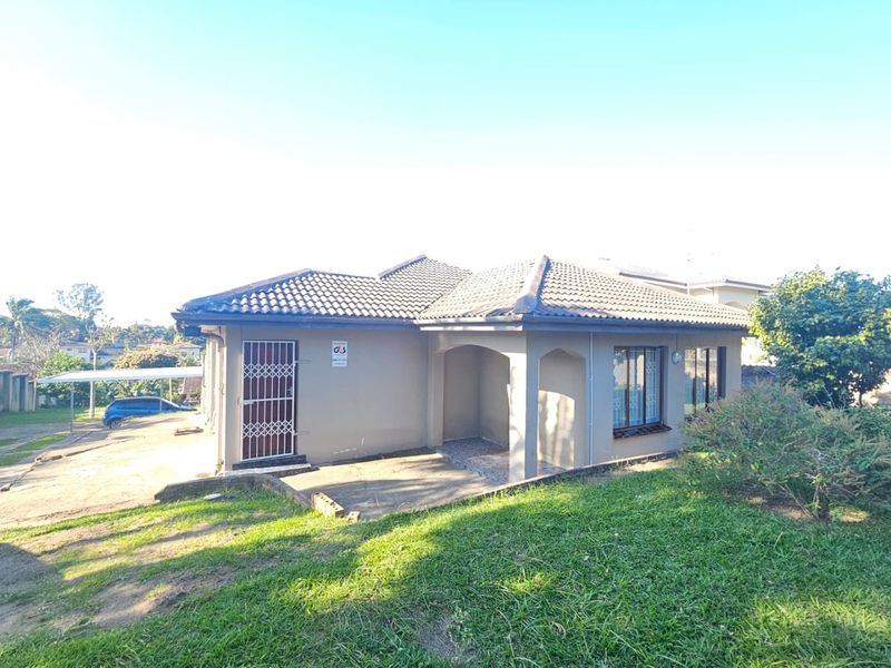 Spacious 3 Bedroom house in a serene sought after suburb - Photo 2