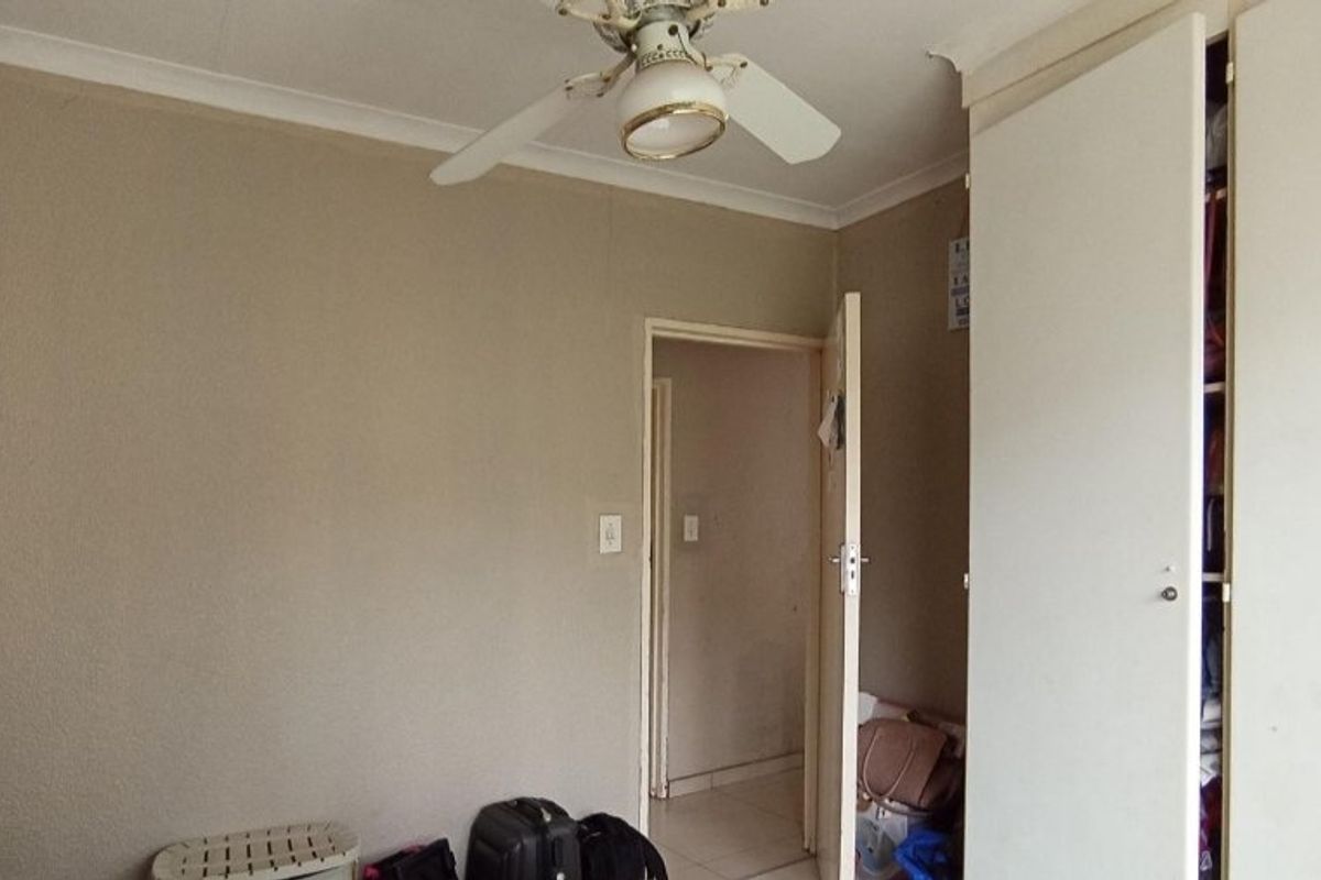 3 bedrooms, 1 bathroom apartment for sale in country view midrand  - Photo 4