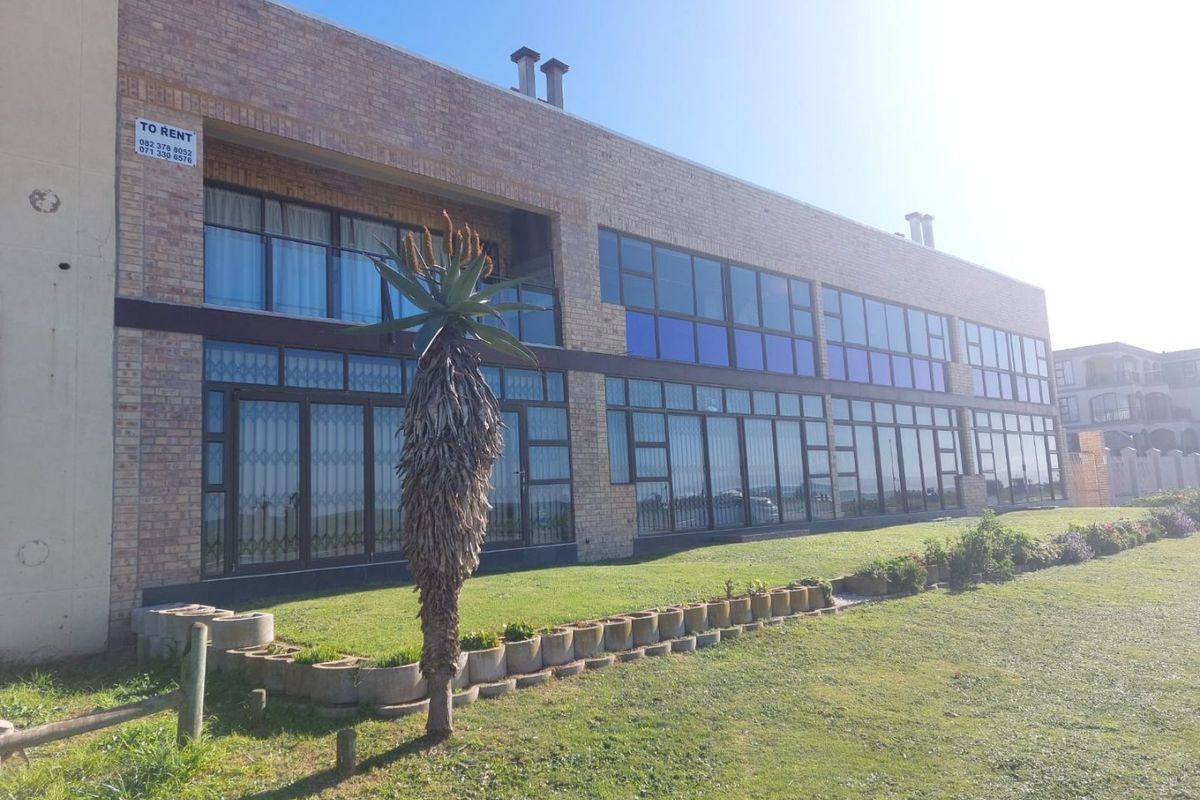 Stunning Beachside Apartment – Prime Investment Opportunity in Jeffreys Bay - Photo 2