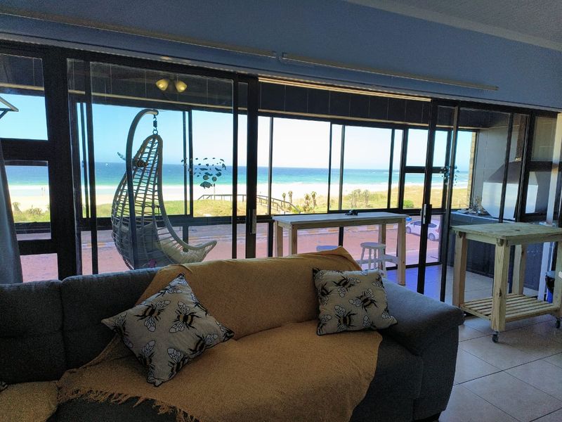 Stunning Beachside Apartment – Prime Investment Opportunity in Jeffreys Bay - Photo 7