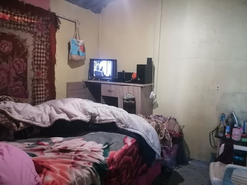 2 BEDROOM HOUSE IN KHAYELITSHA FOR SALE - Photo 5